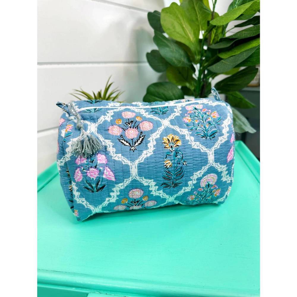 NEW FOLKLORE COUTURE women's quilted makeup cosmetic bag in blue wildflowers